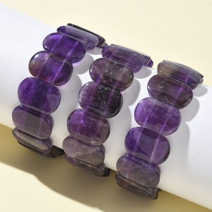 1 Гривна от Аметист с правоъчлни мъниста, разтеглива, диаметър 6,45 см