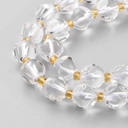 Кварц кристален на наниз от кубоидно фасетирани 8мм мъниста (40) броя с разделители