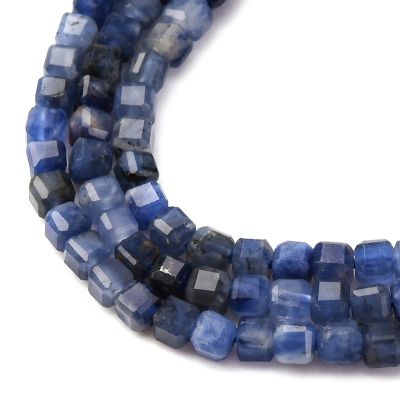 1 Содалит мъниста с кубична форма и размер 2.5мм